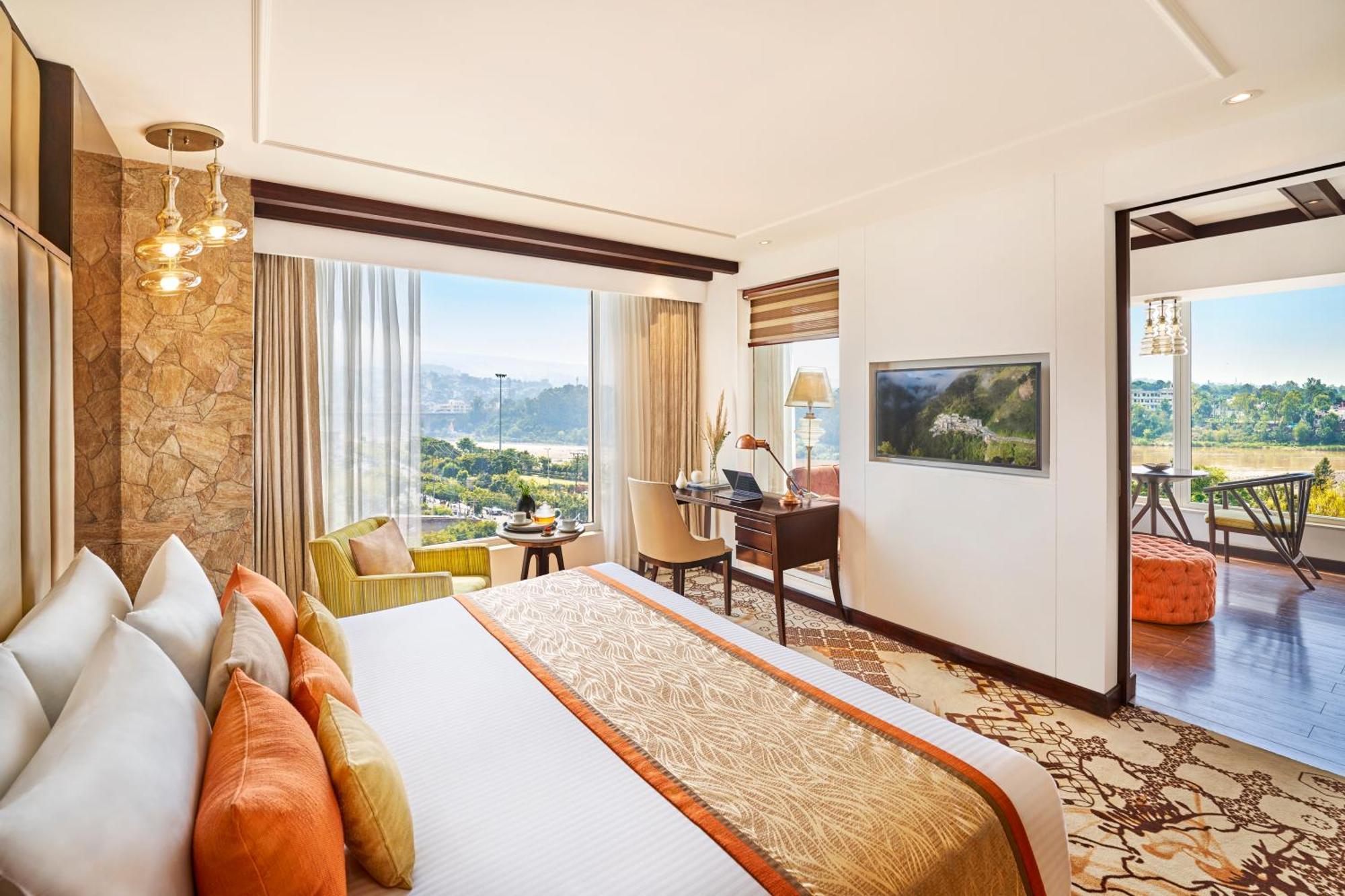 รามาดา บาย วินด์แฮม ชัมมู ซิตี้เซ็นเตอร์ Hotel จามมู ภายนอก รูปภาพ