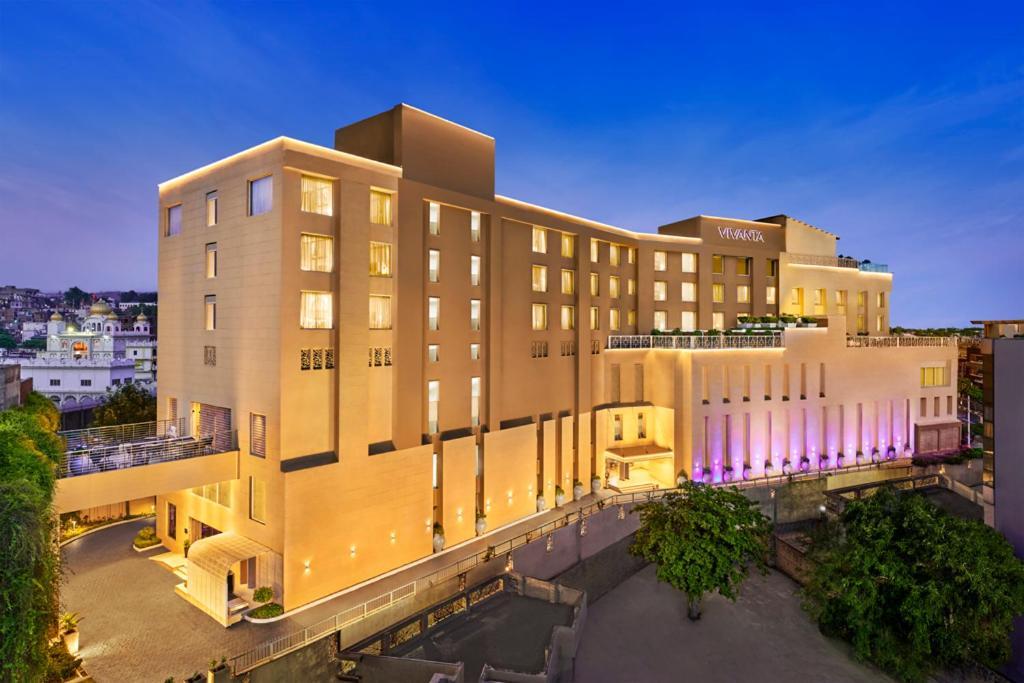 รามาดา บาย วินด์แฮม ชัมมู ซิตี้เซ็นเตอร์ Hotel จามมู ภายนอก รูปภาพ